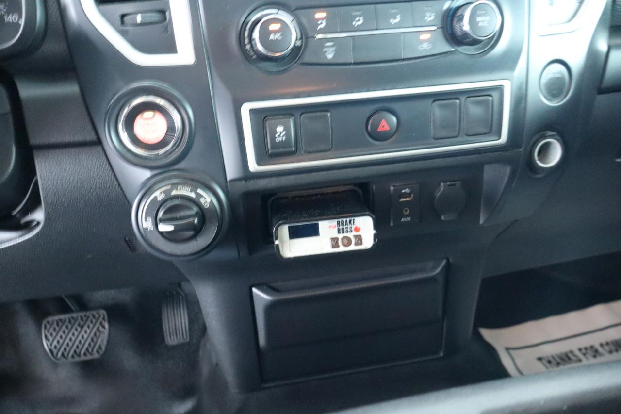 Nissan Titan 4x4 Crew Cab PRO-4X 2017
