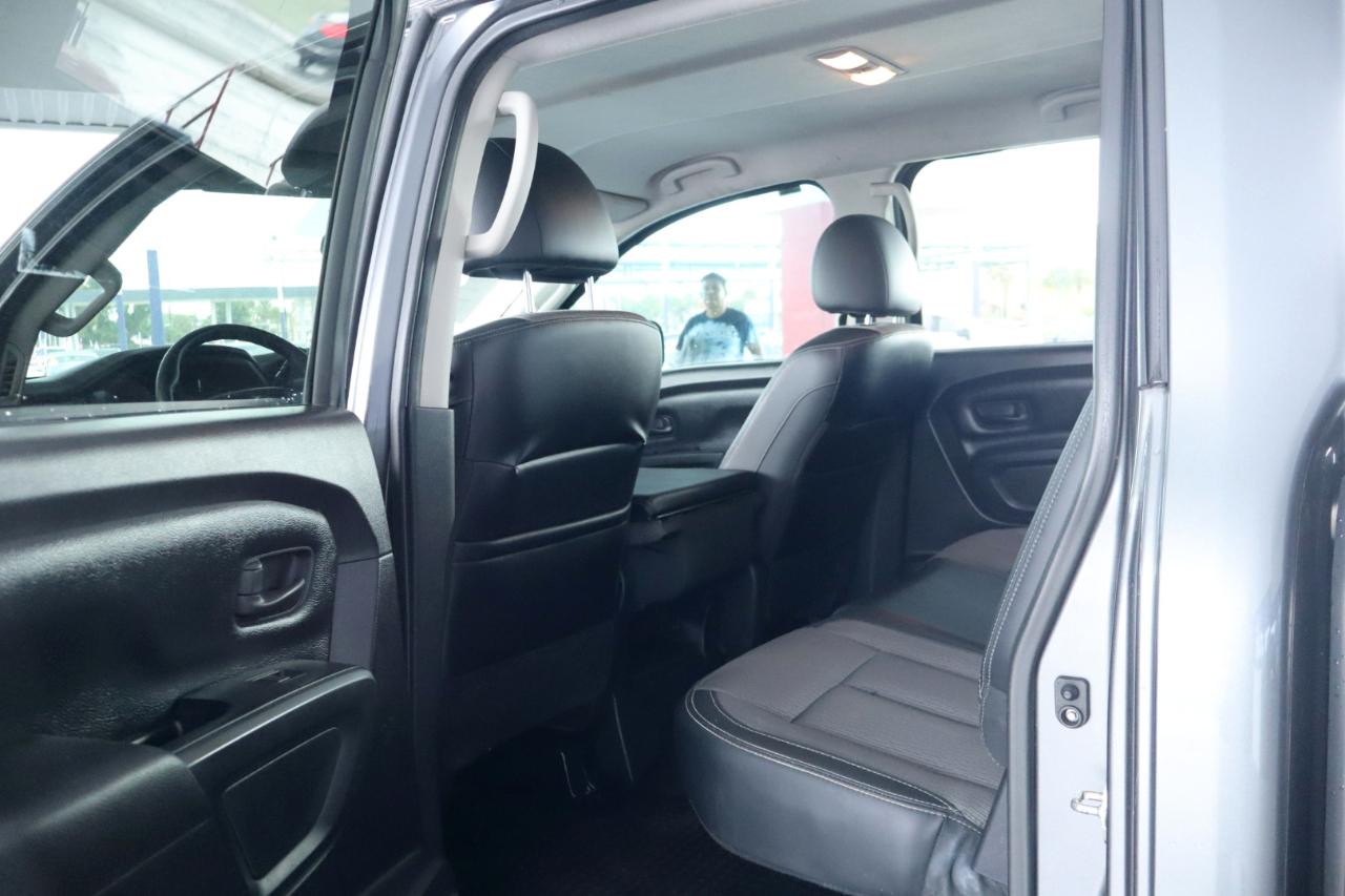 Nissan Titan 4x4 Crew Cab PRO-4X 2017