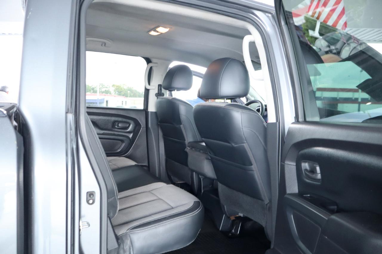 Nissan Titan 4x4 Crew Cab PRO-4X 2017