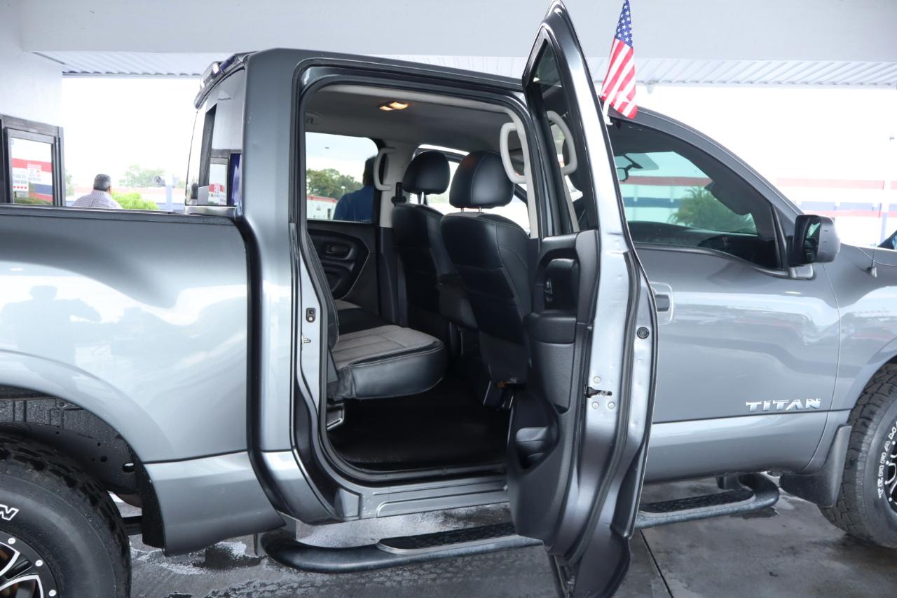 Nissan Titan 4x4 Crew Cab PRO-4X 2017