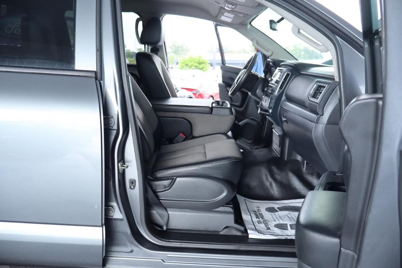 Nissan Titan 4x4 Crew Cab PRO-4X 2017