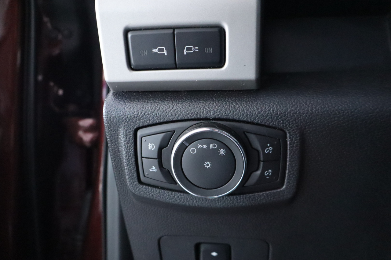 Ford Super Duty F-250 SRW Lariat 4WD Crew Cab 6.75' Box 2017