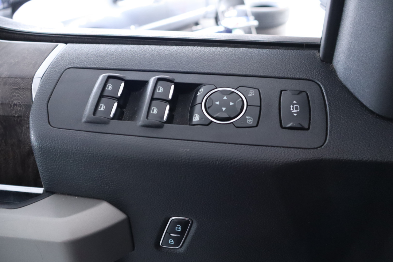 Ford Super Duty F-250 SRW Lariat 4WD Crew Cab 6.75' Box 2017