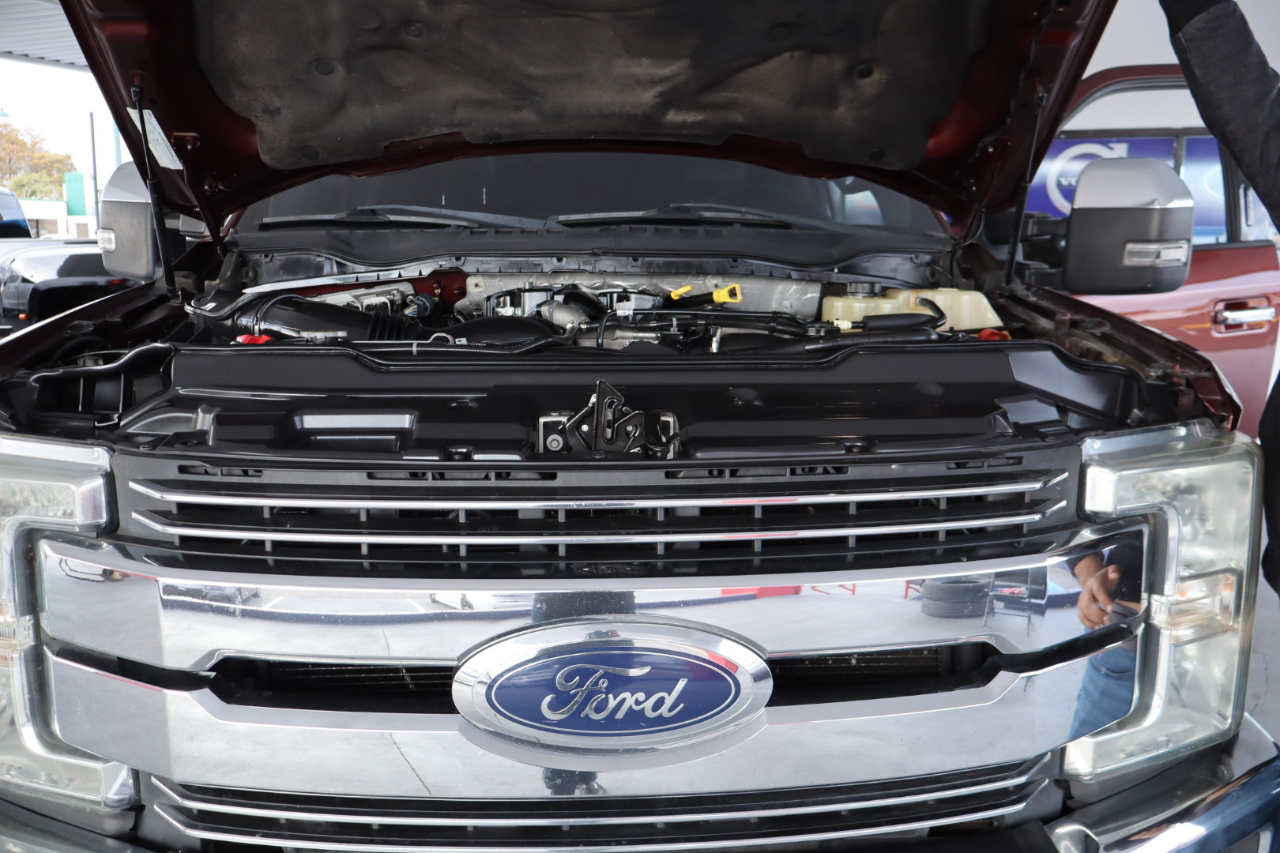 Ford Super Duty F-250 SRW Lariat 4WD Crew Cab 6.75' Box 2017