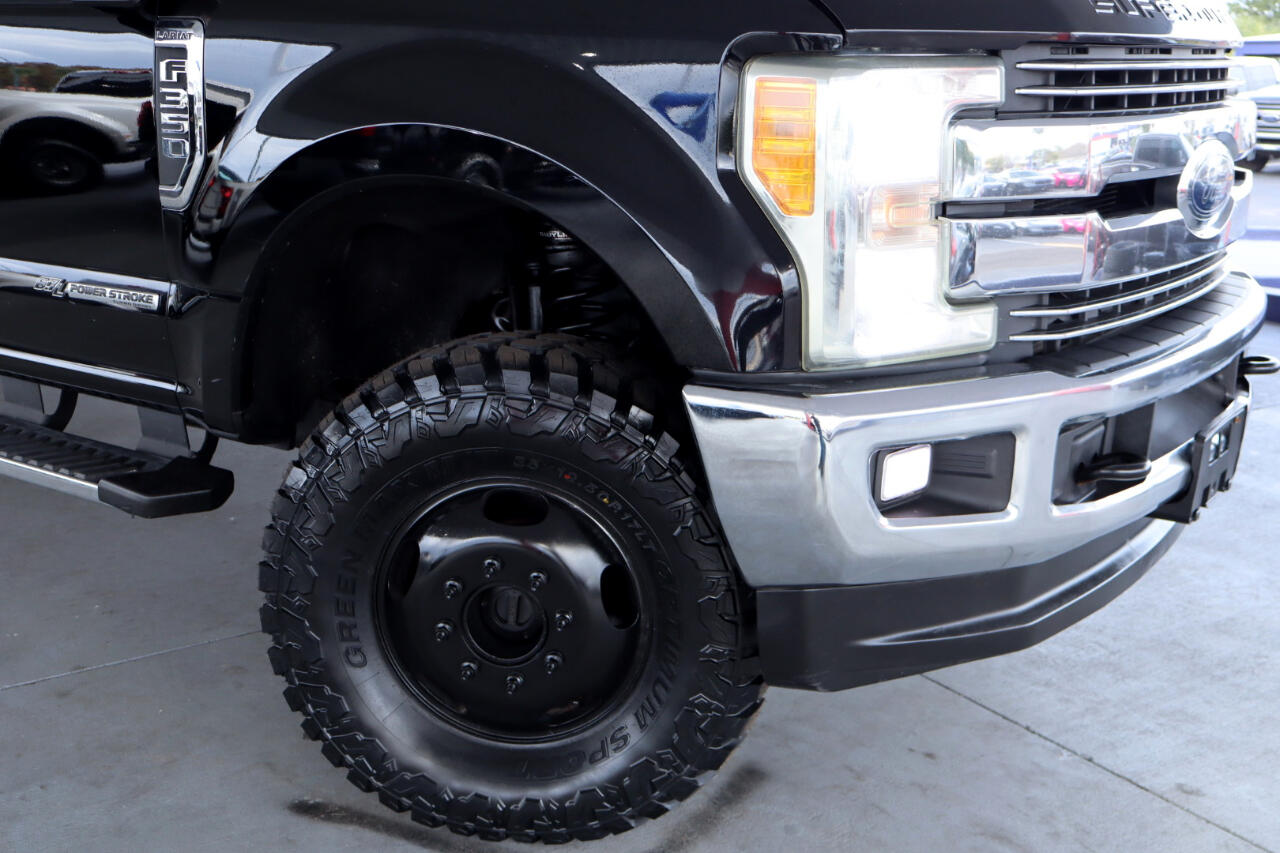 Ford Super Duty F-350 DRW Crew Cab 156" Lariat 4WD 2017