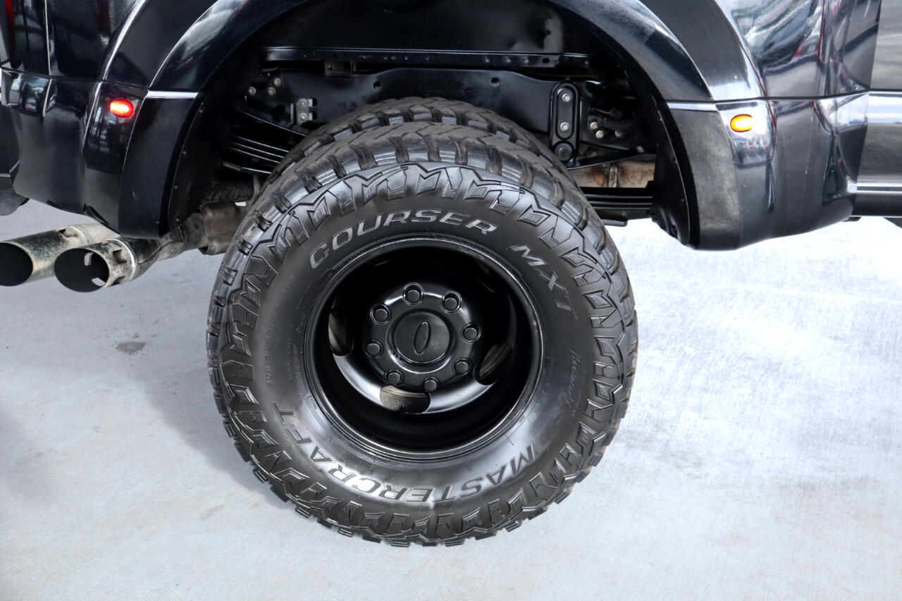 Ford Super Duty F-350 DRW Crew Cab 156" Lariat 4WD 2017