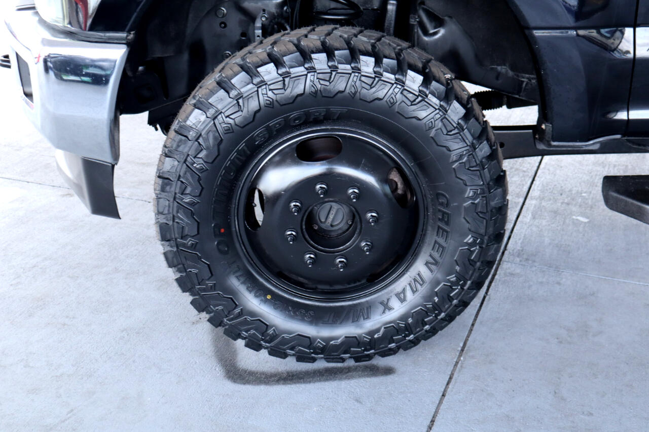 Ford Super Duty F-350 DRW Crew Cab 156" Lariat 4WD 2017