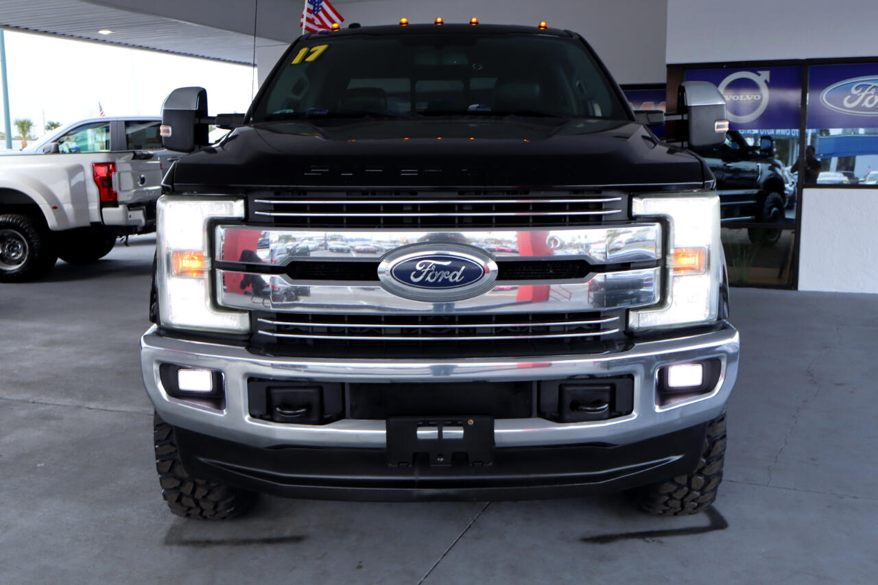 Ford Super Duty F-350 DRW Crew Cab 156" Lariat 4WD 2017