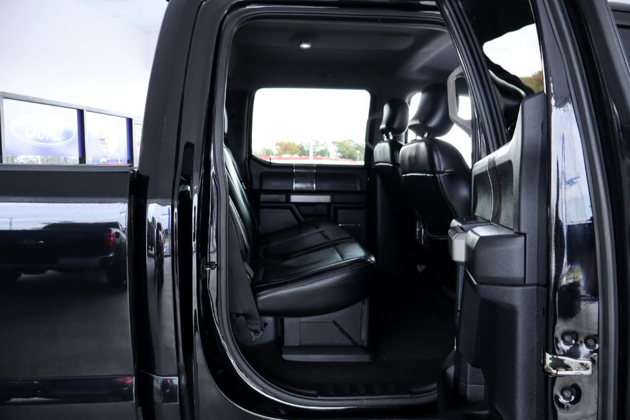 Ford Super Duty F-350 DRW Crew Cab 156" Lariat 4WD 2017