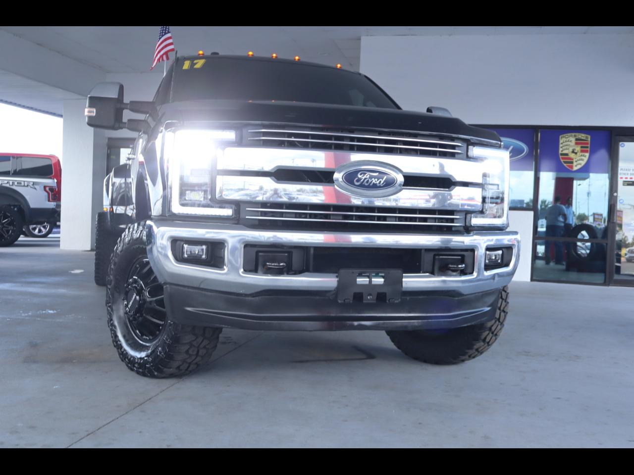 Ford Super Duty F-350 DRW Crew Cab 156" Lariat 4WD 2017