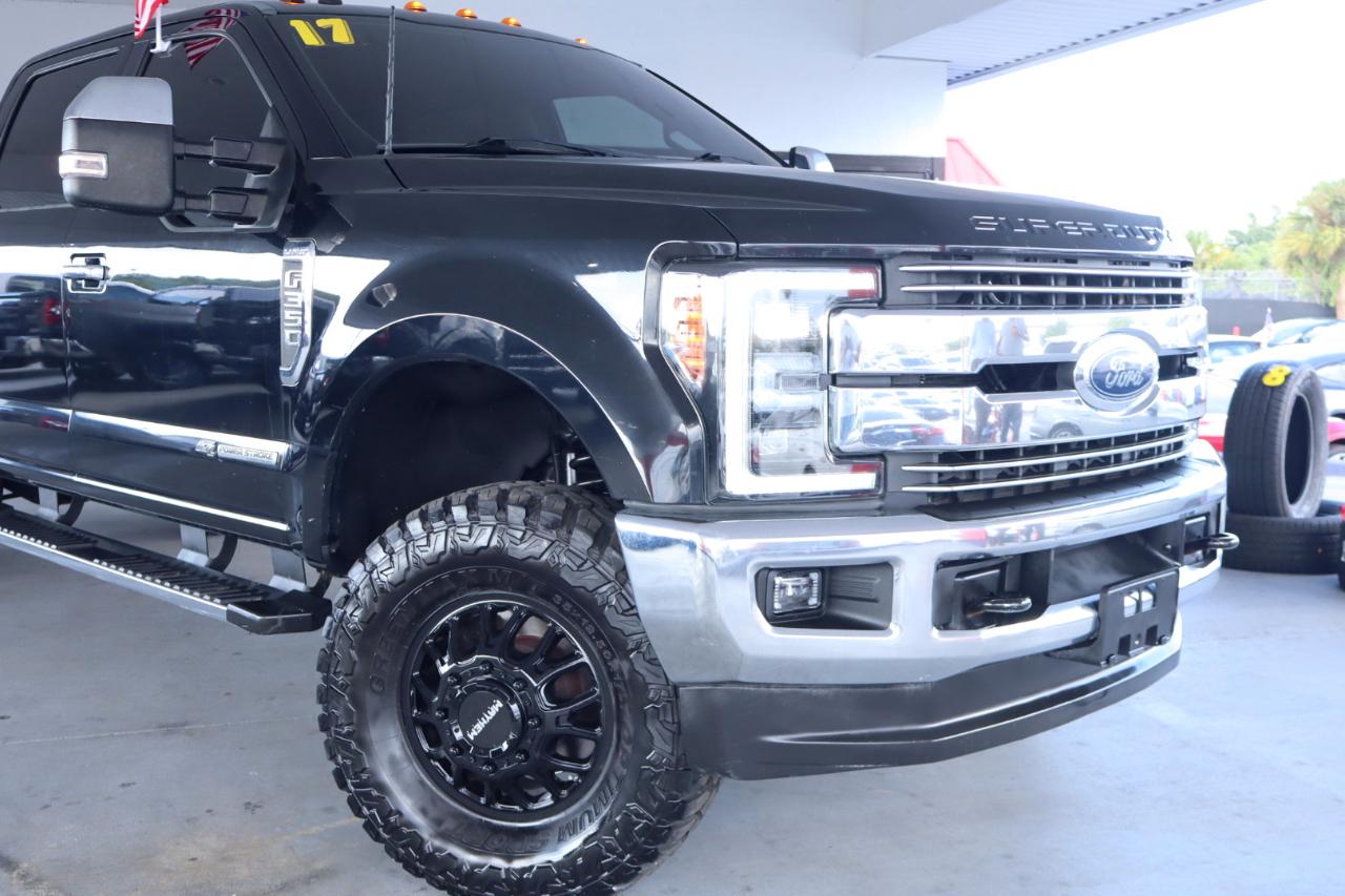 Ford Super Duty F-350 DRW Crew Cab 156" Lariat 4WD 2017