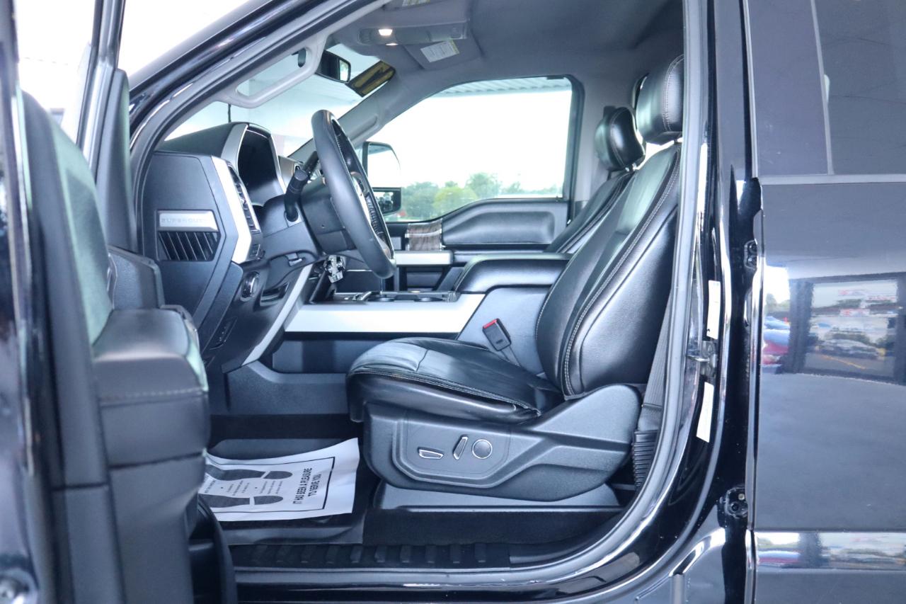 Ford Super Duty F-350 DRW Crew Cab 156" Lariat 4WD 2017