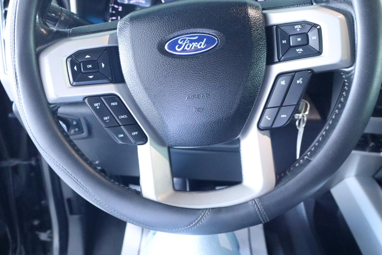 Ford Super Duty F-350 DRW Crew Cab 156" Lariat 4WD 2017