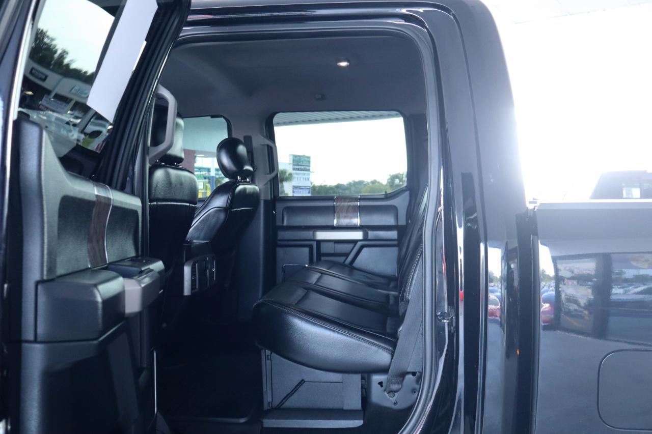 Ford Super Duty F-350 DRW Crew Cab 156" Lariat 4WD 2017