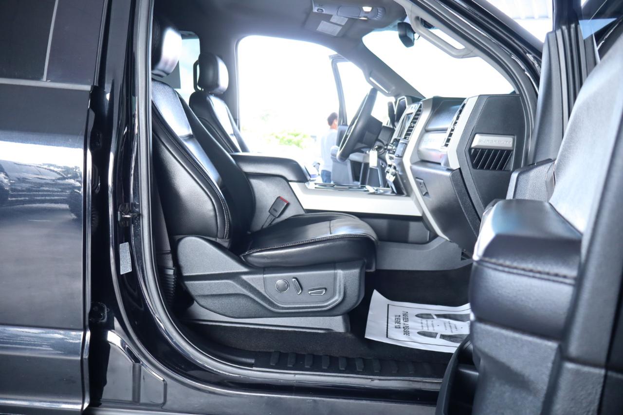 Ford Super Duty F-350 DRW Crew Cab 156" Lariat 4WD 2017