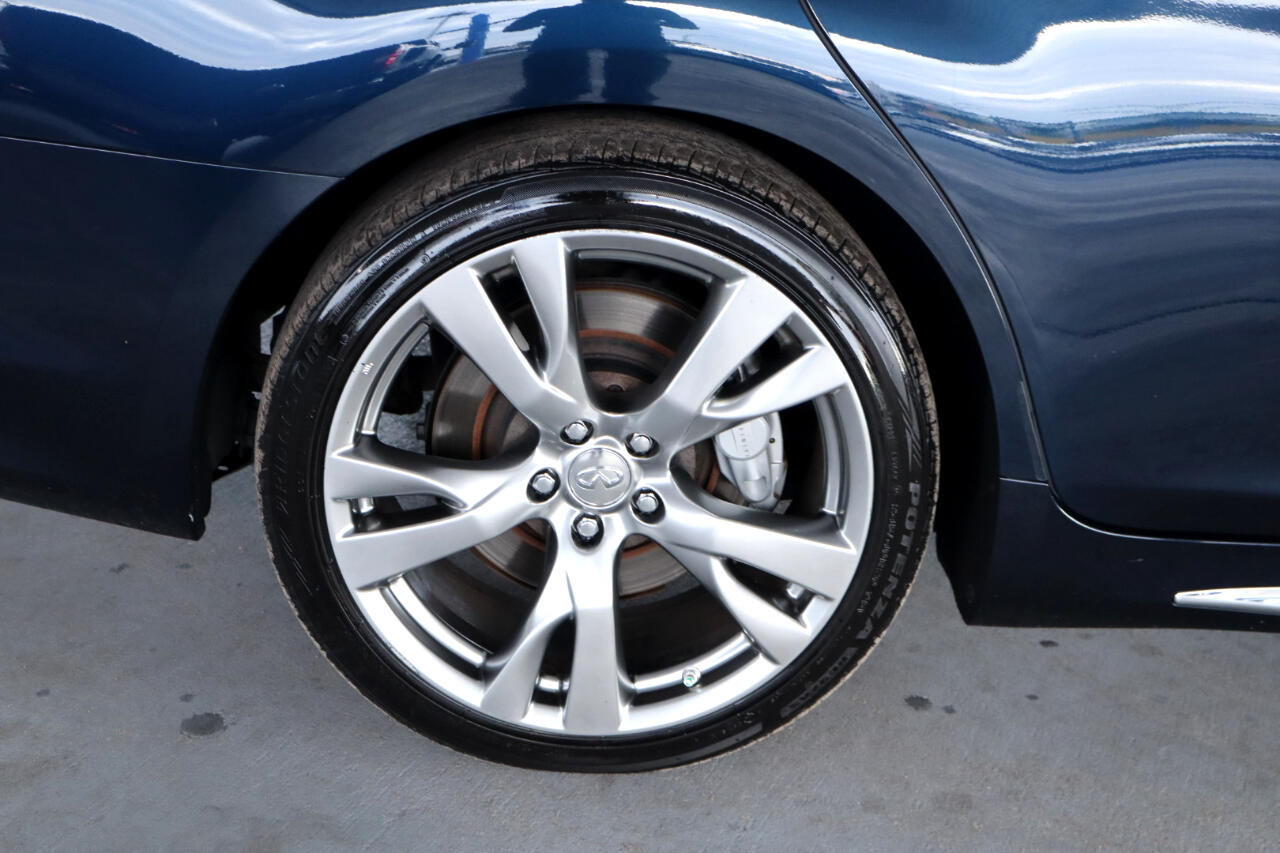 Infiniti Q70L 3.7 LUXE RWD 2018