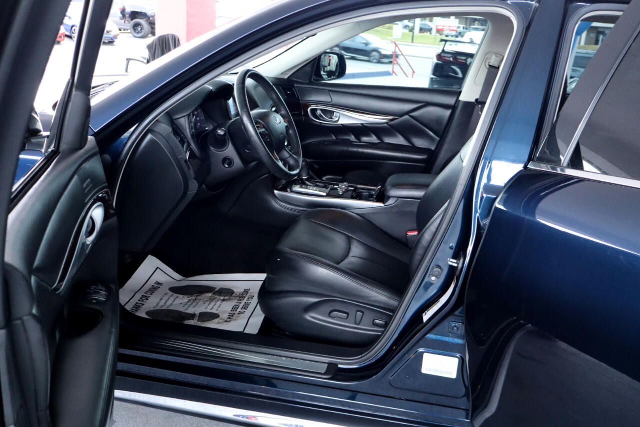 Infiniti Q70L 3.7 LUXE RWD 2018