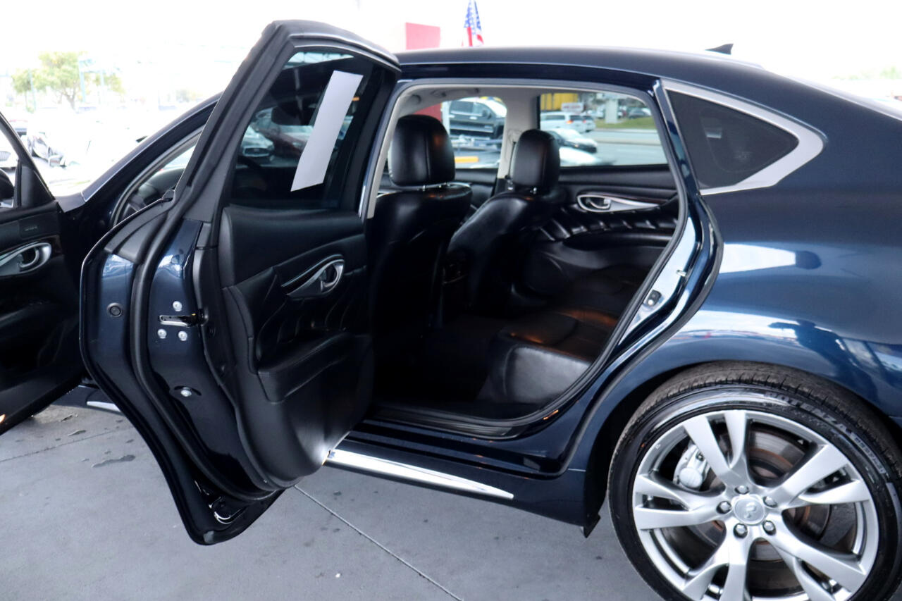 Infiniti Q70L 3.7 LUXE RWD 2018