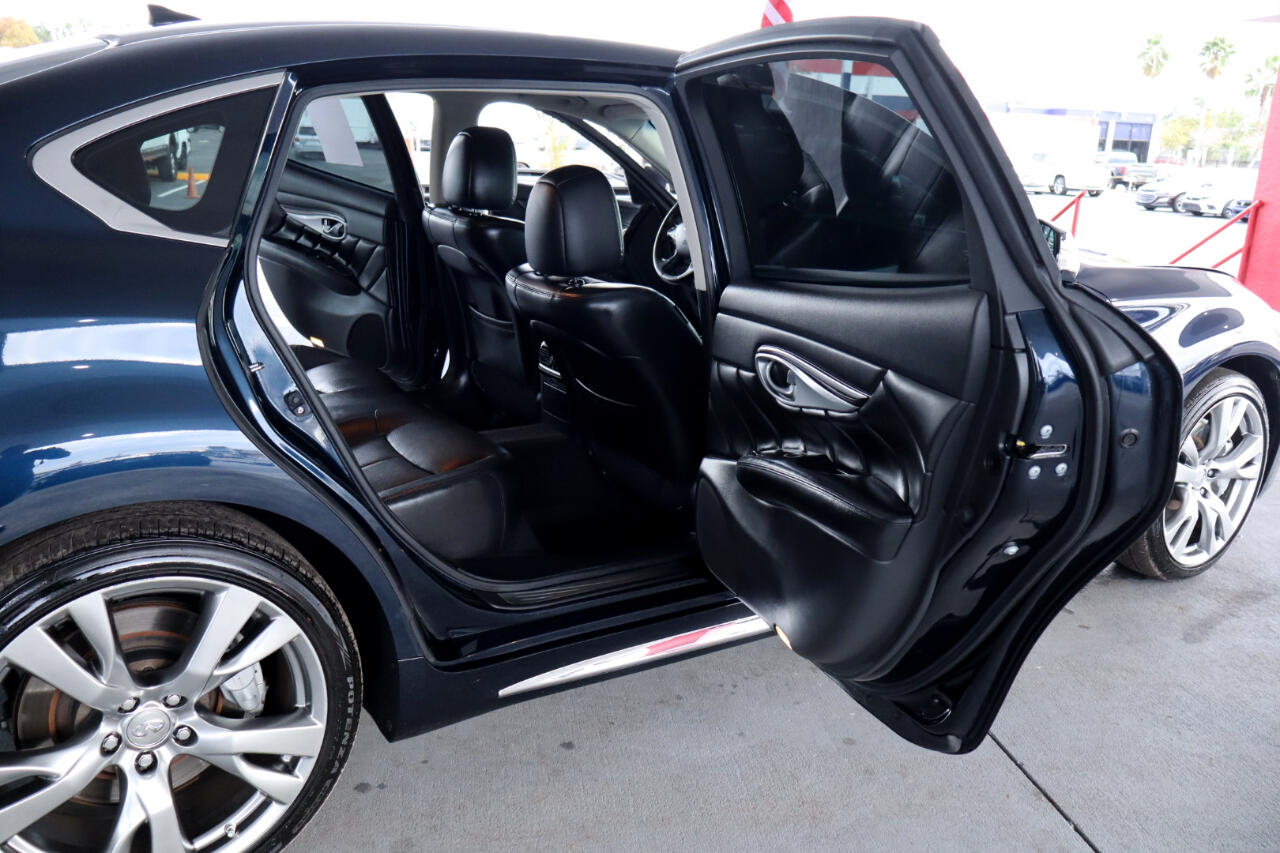 Infiniti Q70L 3.7 LUXE RWD 2018