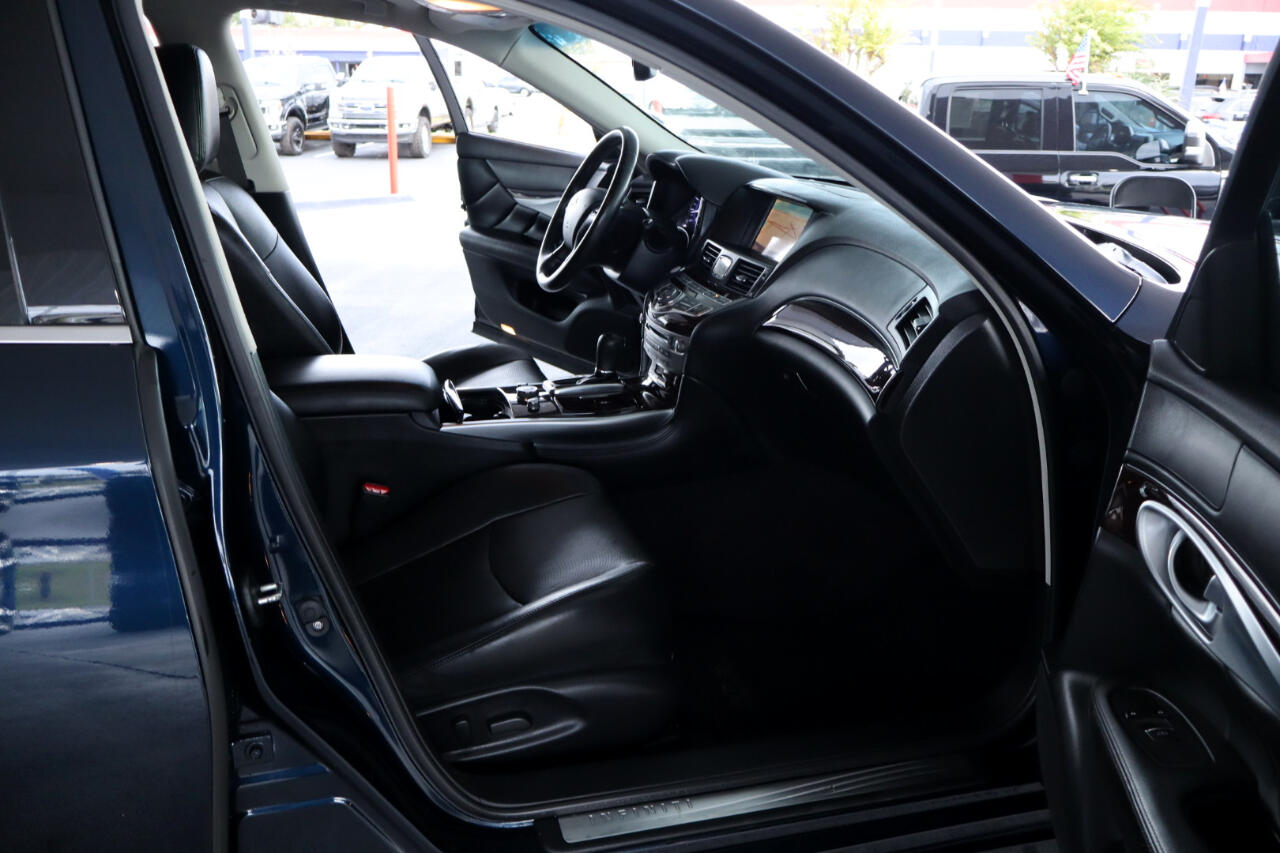 Infiniti Q70L 3.7 LUXE RWD 2018