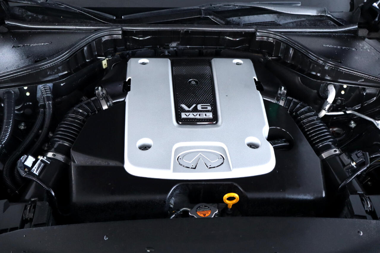 Infiniti Q70L 3.7 LUXE RWD 2018