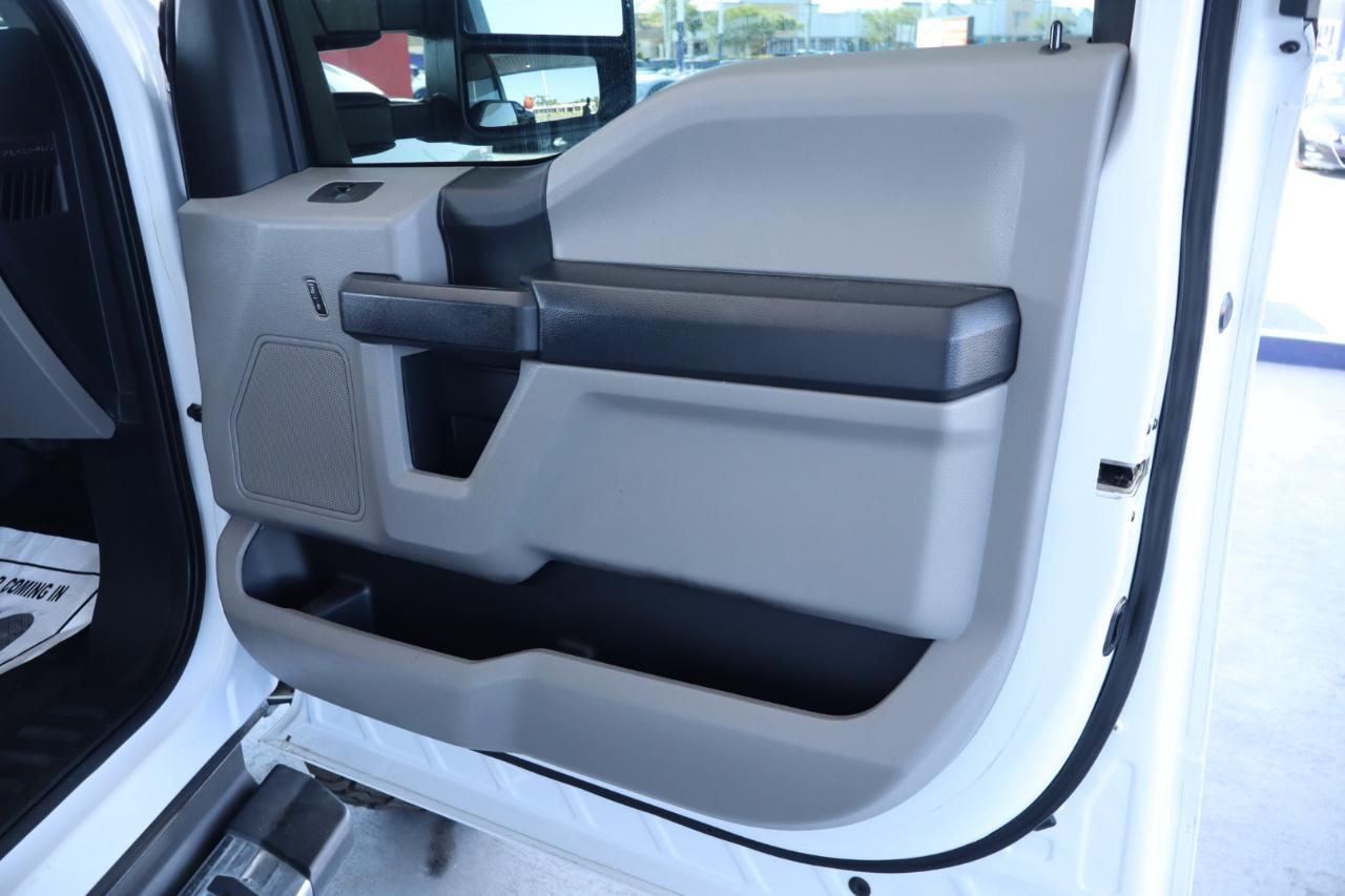 Ford Super Duty F-350 DRW 4WD Crew Cab 172" XLT 2020