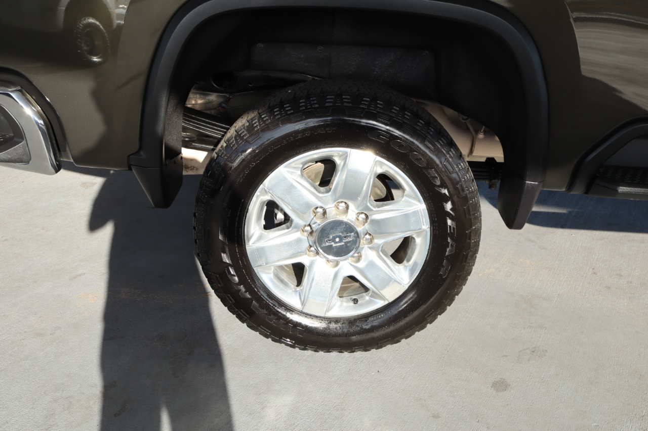 Chevrolet Silverado 2500HD 4WD Crew Cab 159" LTZ 2023