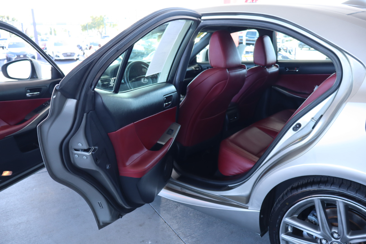 Lexus IS 250 4dr Sport Sdn RWD 2015