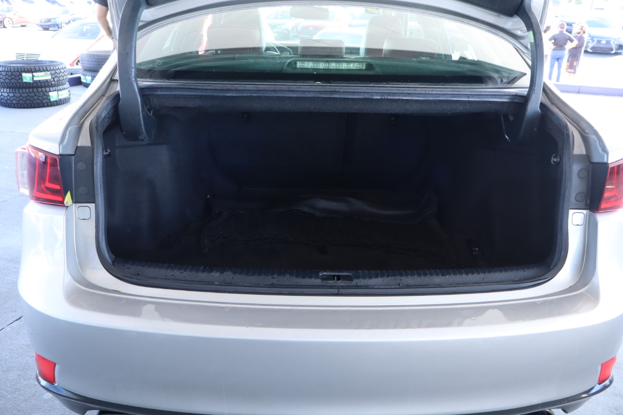 Lexus IS 250 4dr Sport Sdn RWD 2015