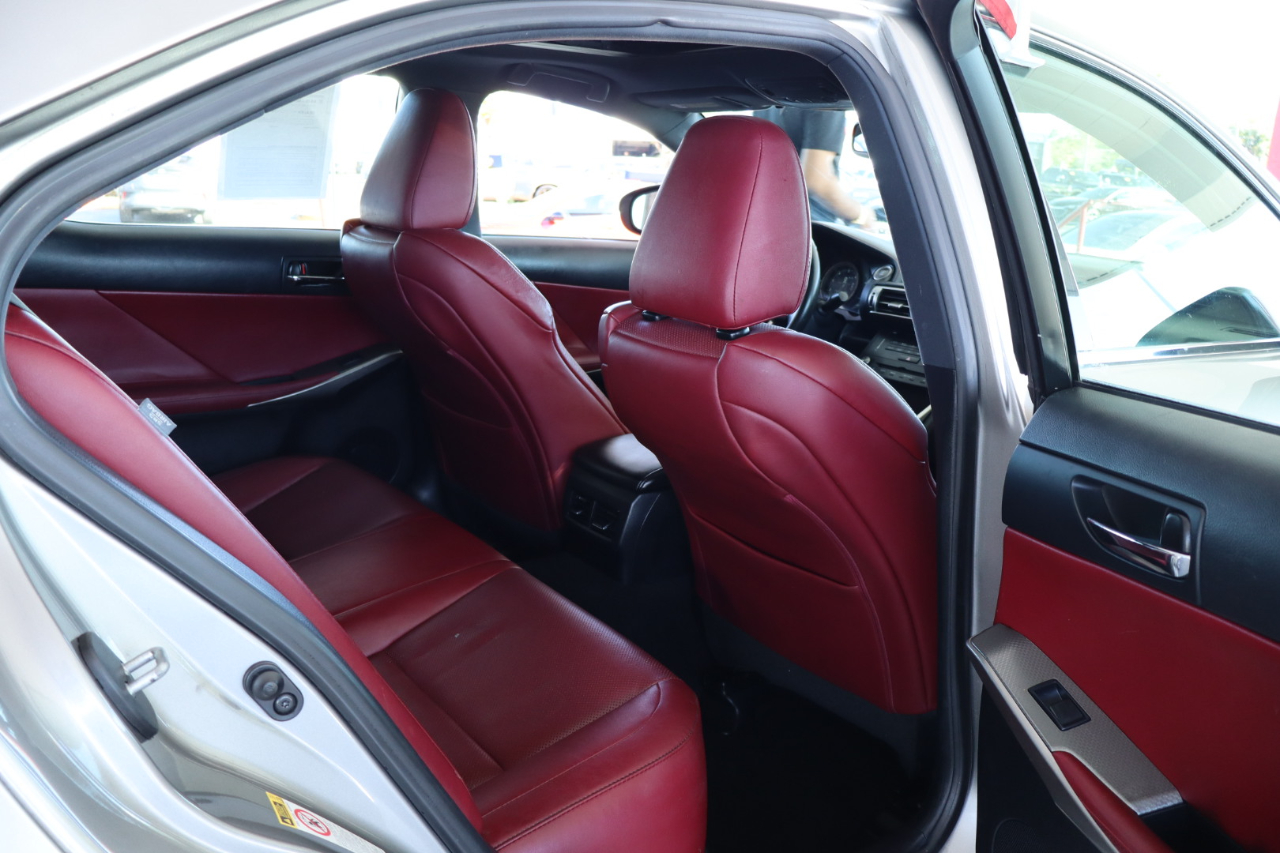 Lexus IS 250 4dr Sport Sdn RWD 2015