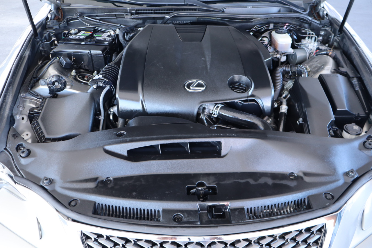 Lexus IS 250 4dr Sport Sdn RWD 2015