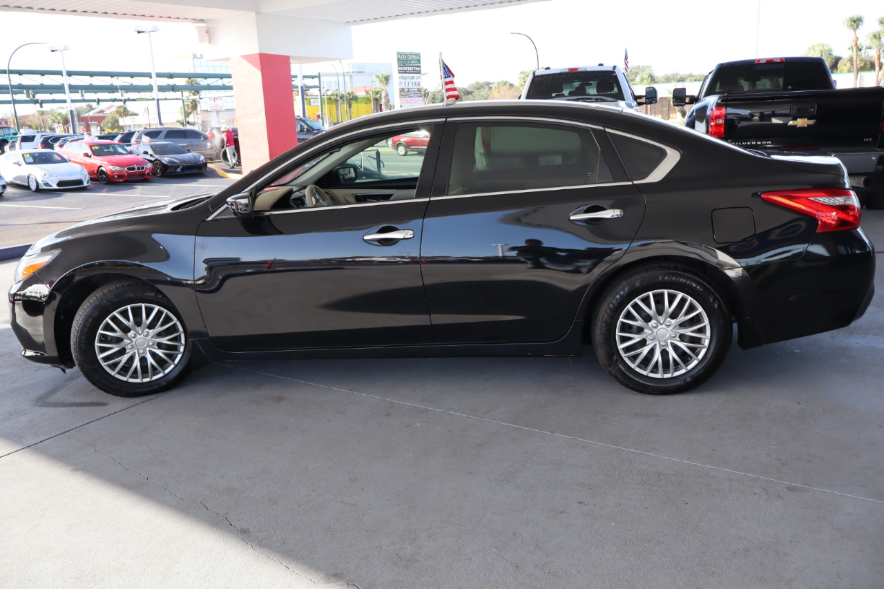 Nissan Altima 2.5 S Sedan 2017