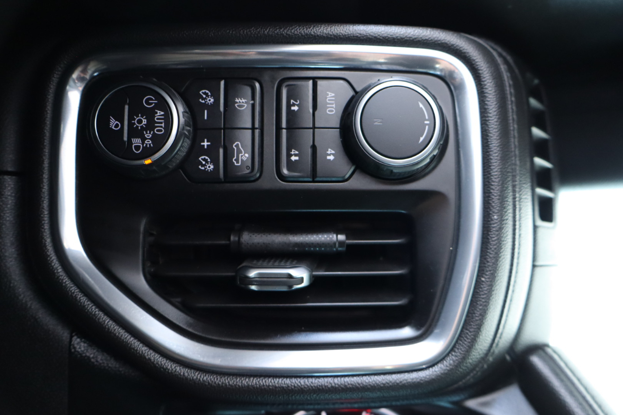 Chevrolet Silverado 1500 4WD Crew Cab 147" High Country 2019