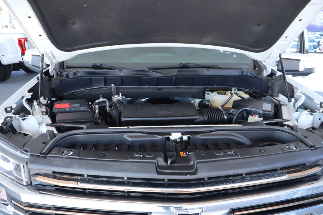 Chevrolet Silverado 1500 4WD Crew Cab 147" High Country 2019