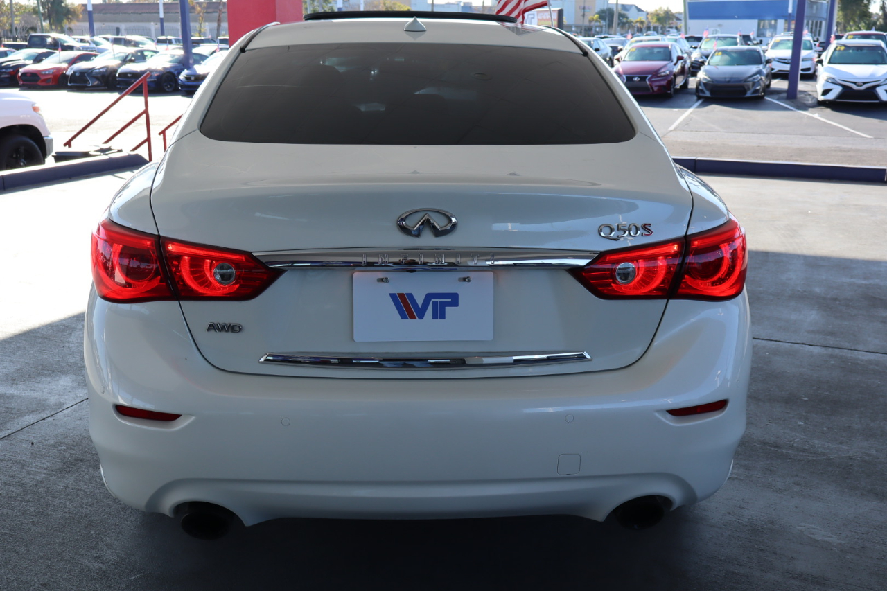 Infiniti Q50 Red Sport 400 AWD 2017