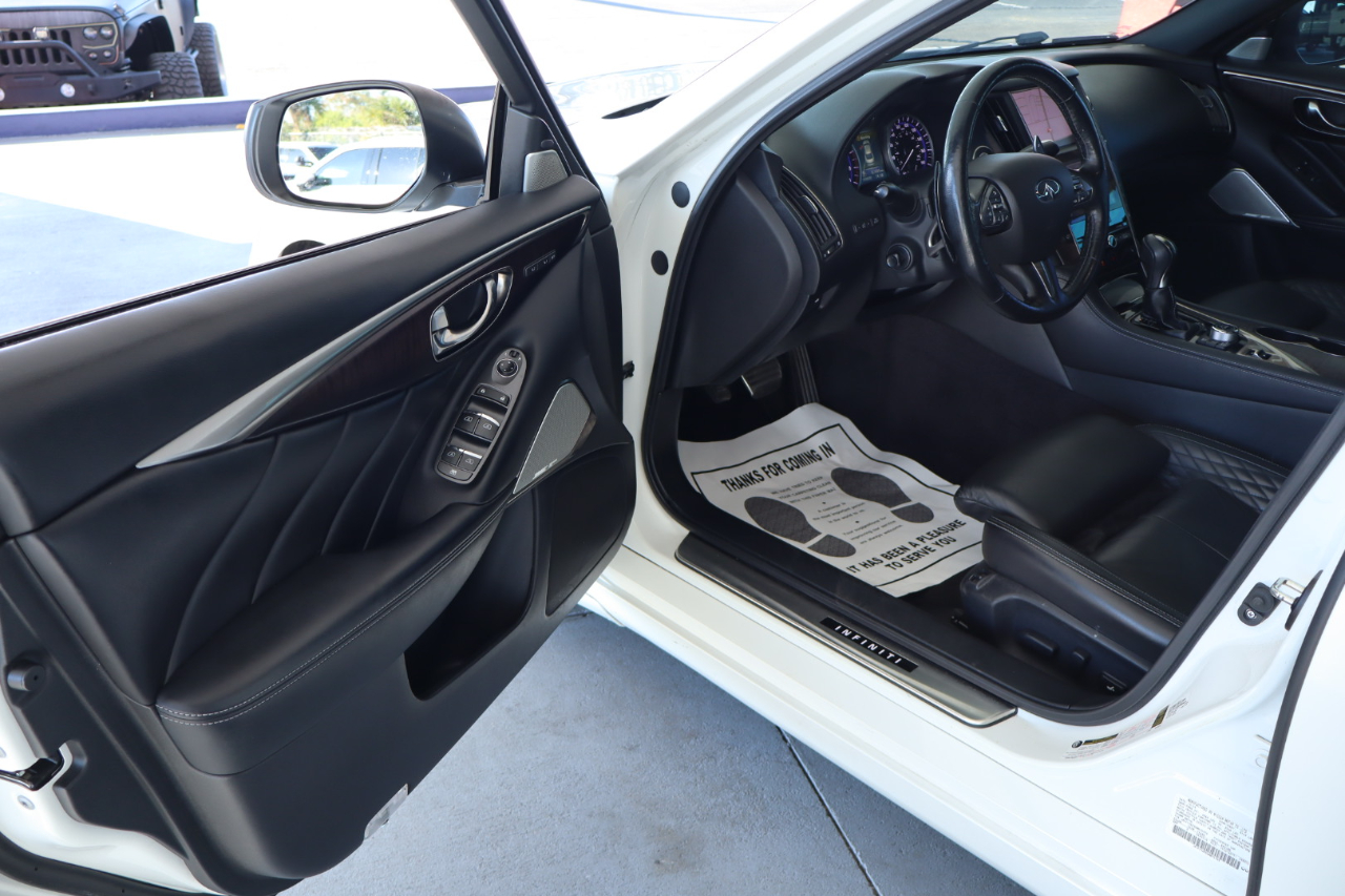 Infiniti Q50 Red Sport 400 AWD 2017