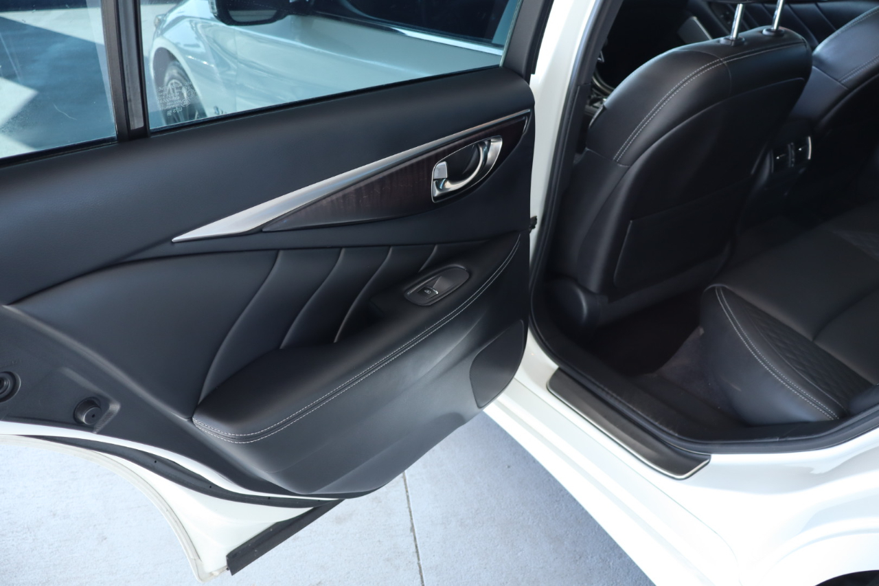 Infiniti Q50 Red Sport 400 AWD 2017