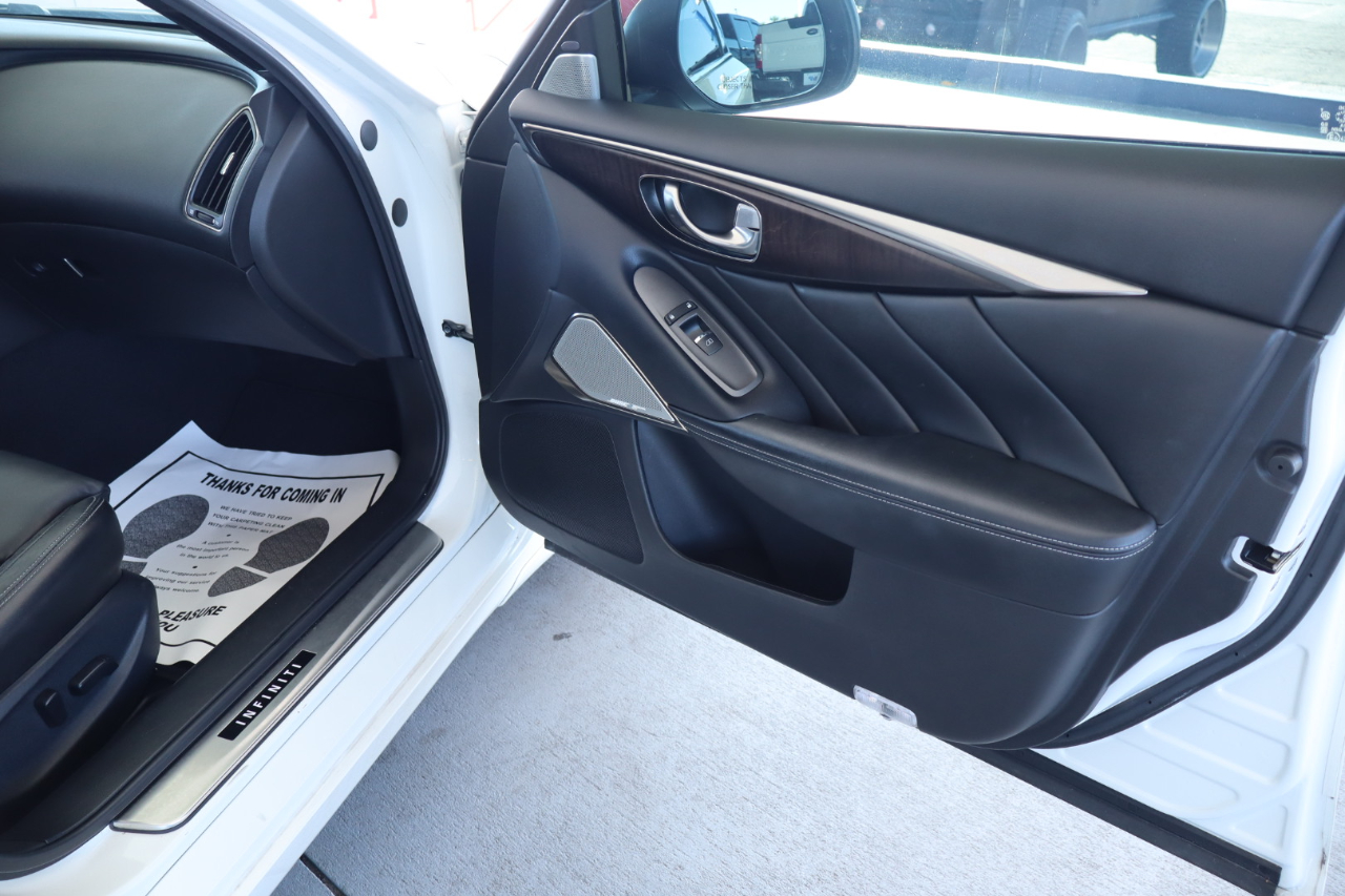 Infiniti Q50 Red Sport 400 AWD 2017