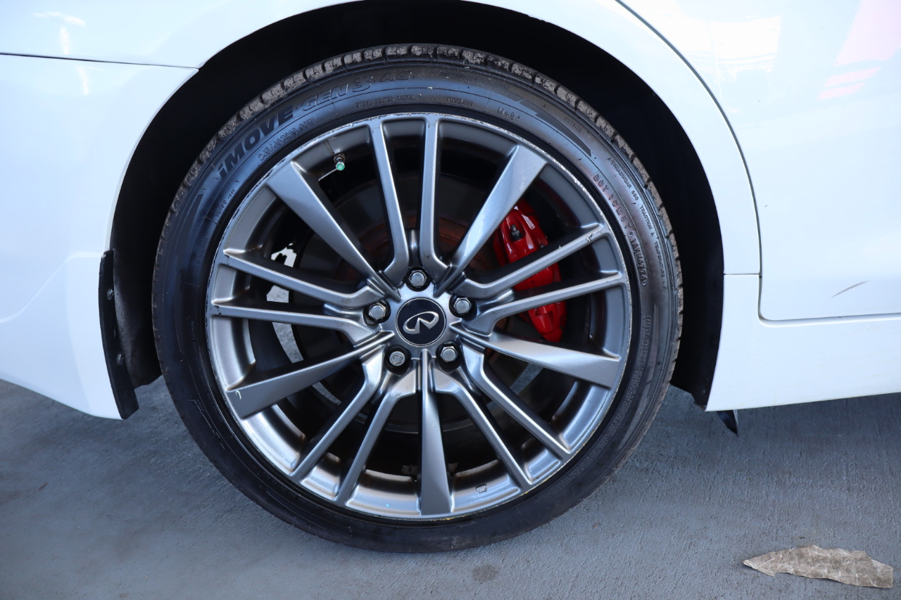 Infiniti Q50 Red Sport 400 AWD 2017