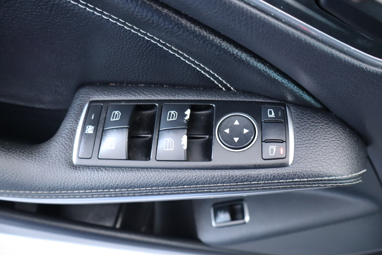 Mercedes-Benz CLA-Class 4dr Sdn CLA 250 FWD 2015