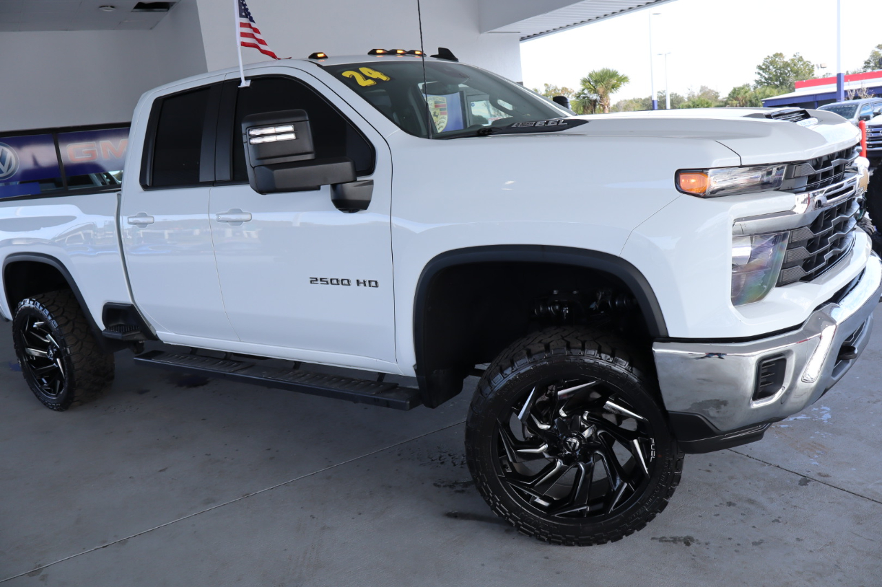 Chevrolet Silverado 2500HD 4WD Double Cab 149" LT 2024