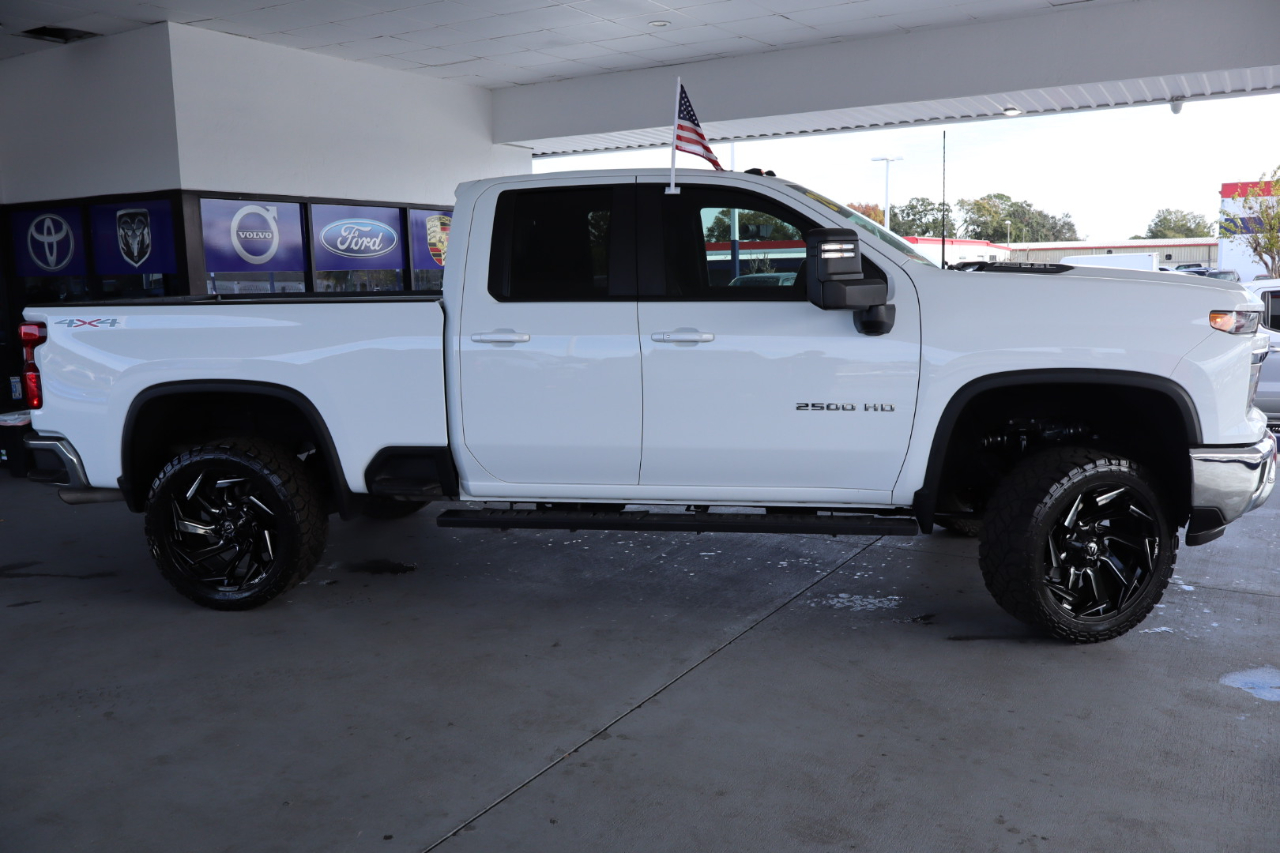Chevrolet Silverado 2500HD 4WD Double Cab 149" LT 2024