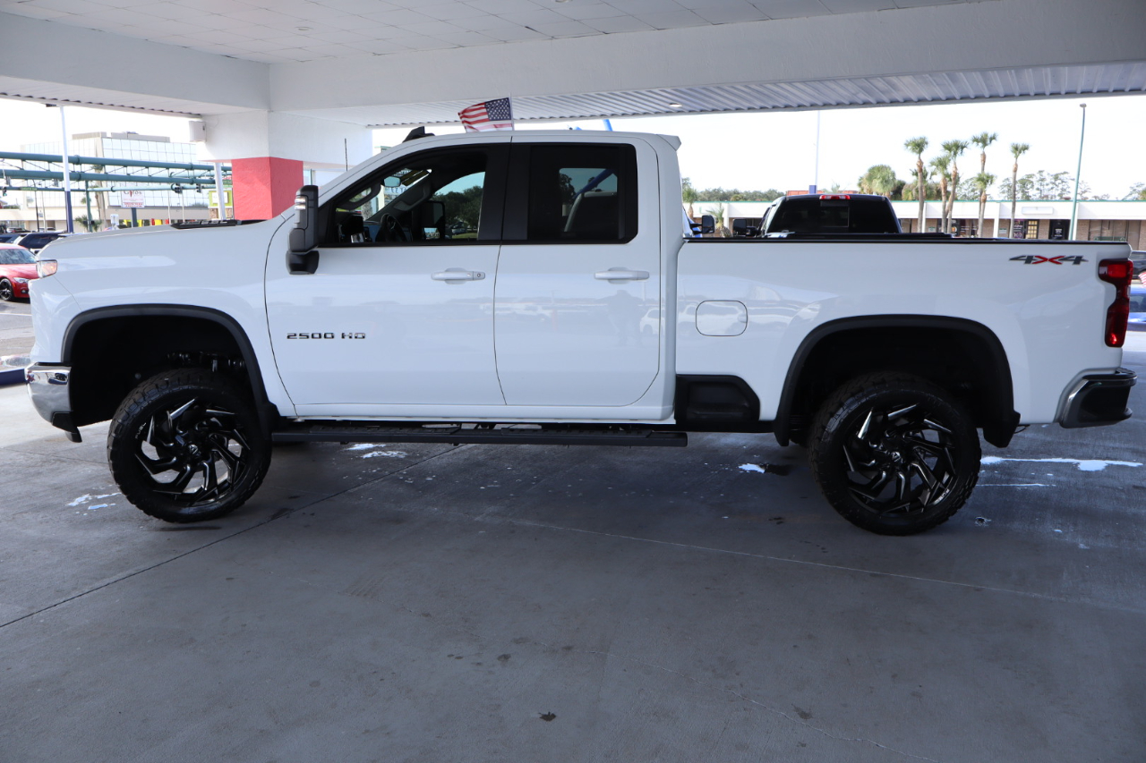 Chevrolet Silverado 2500HD 4WD Double Cab 149" LT 2024