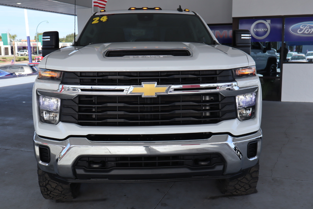 Chevrolet Silverado 2500HD 4WD Double Cab 149" LT 2024