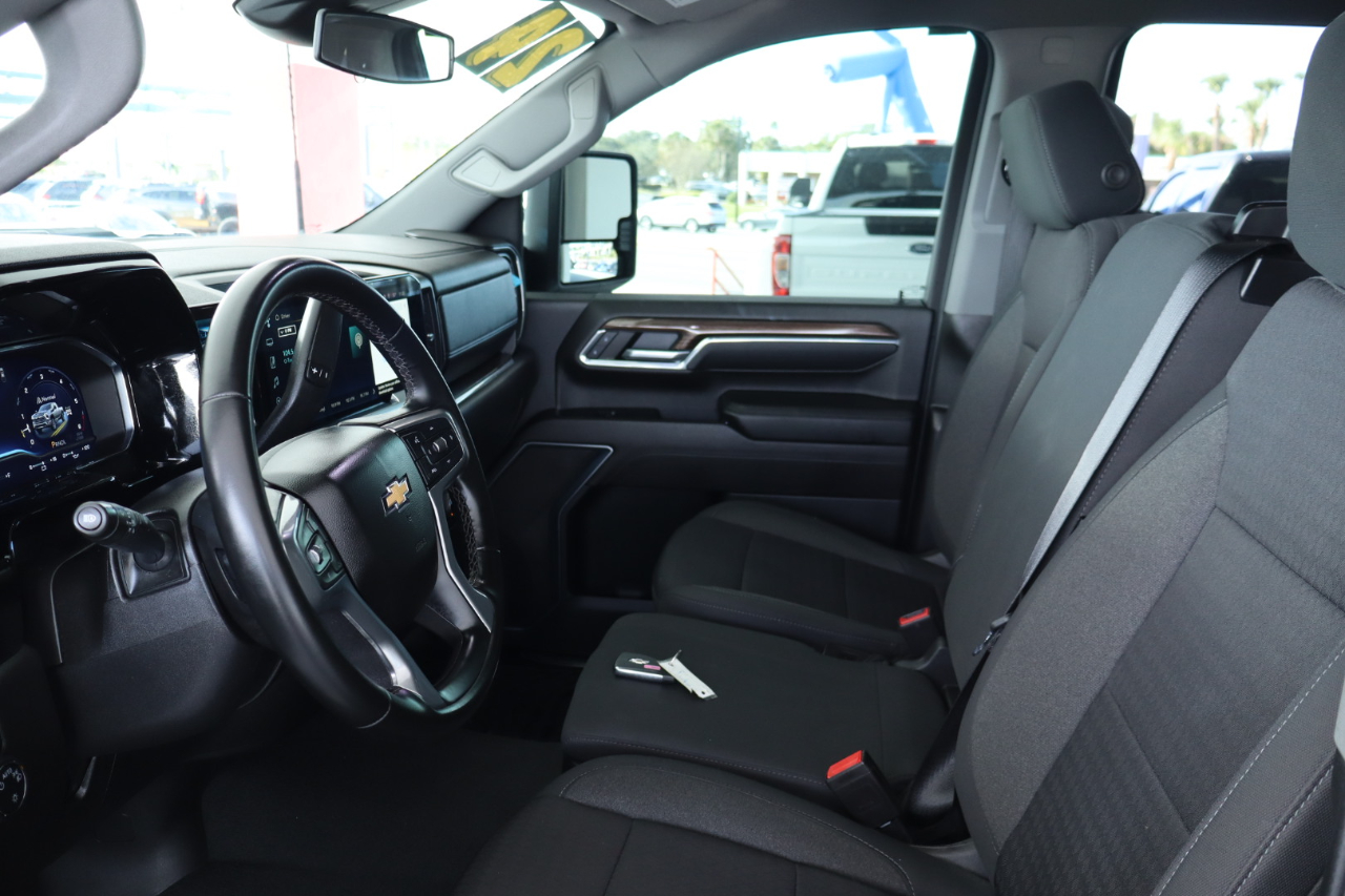 Chevrolet Silverado 2500HD 4WD Double Cab 149" LT 2024