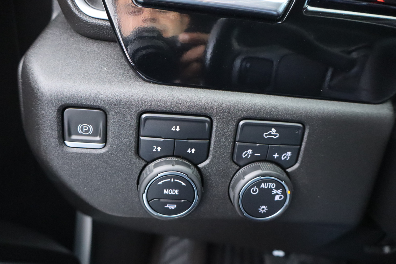 Chevrolet Silverado 2500HD 4WD Double Cab 149" LT 2024