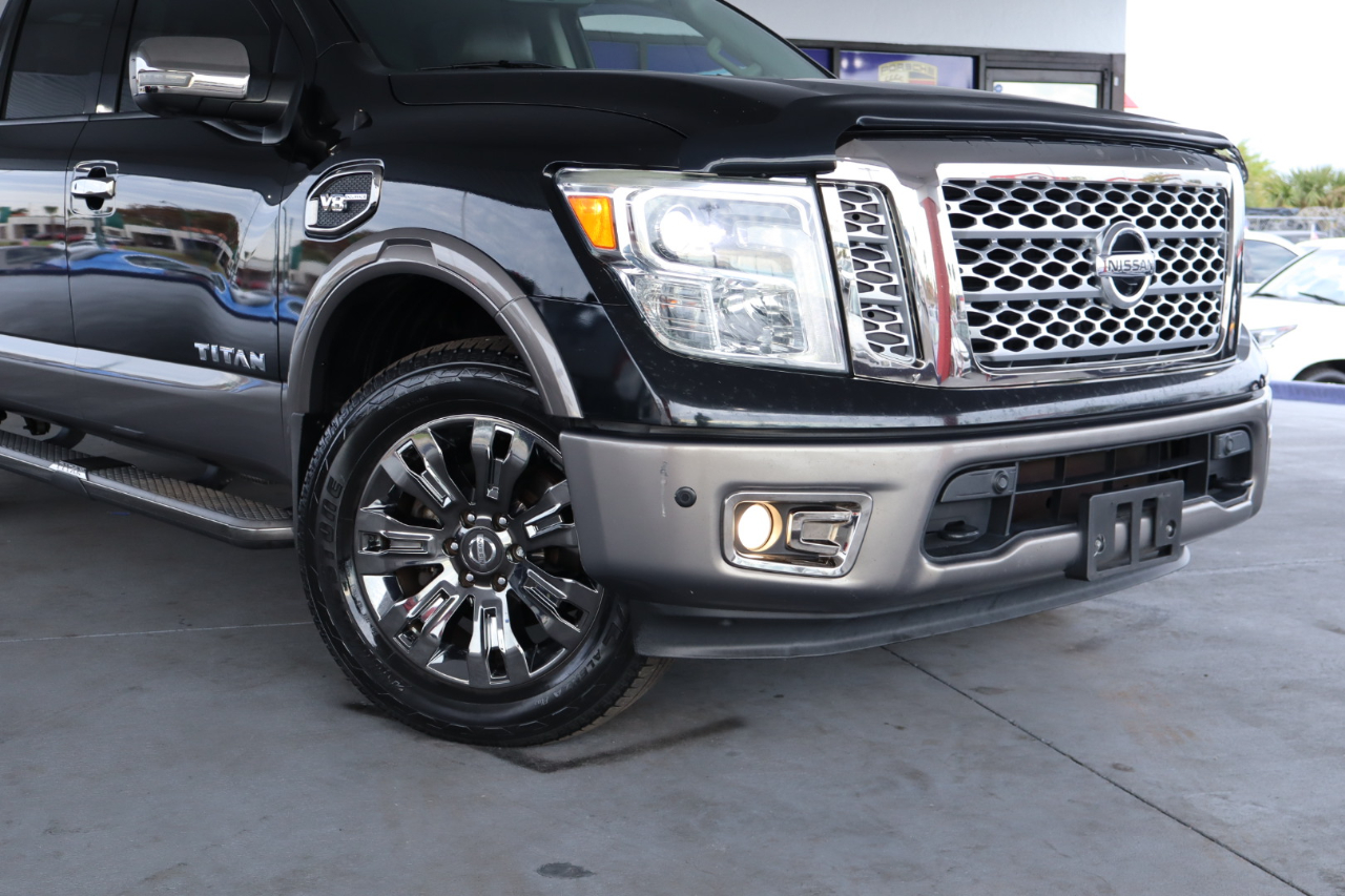 Nissan Titan 4x2 Crew Cab Platinum Reserve 2017