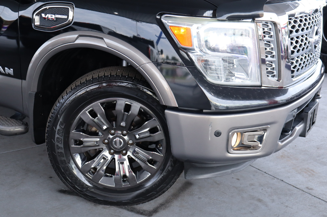 Nissan Titan 4x2 Crew Cab Platinum Reserve 2017