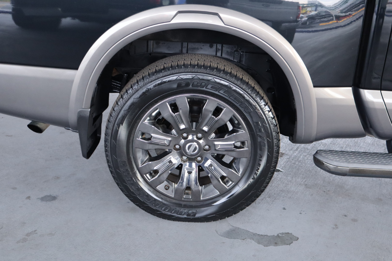 Nissan Titan 4x2 Crew Cab Platinum Reserve 2017