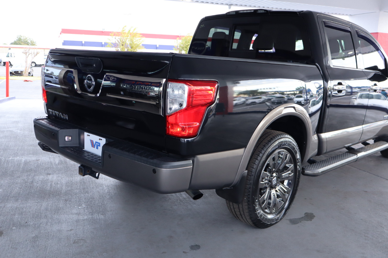 Nissan Titan 4x2 Crew Cab Platinum Reserve 2017